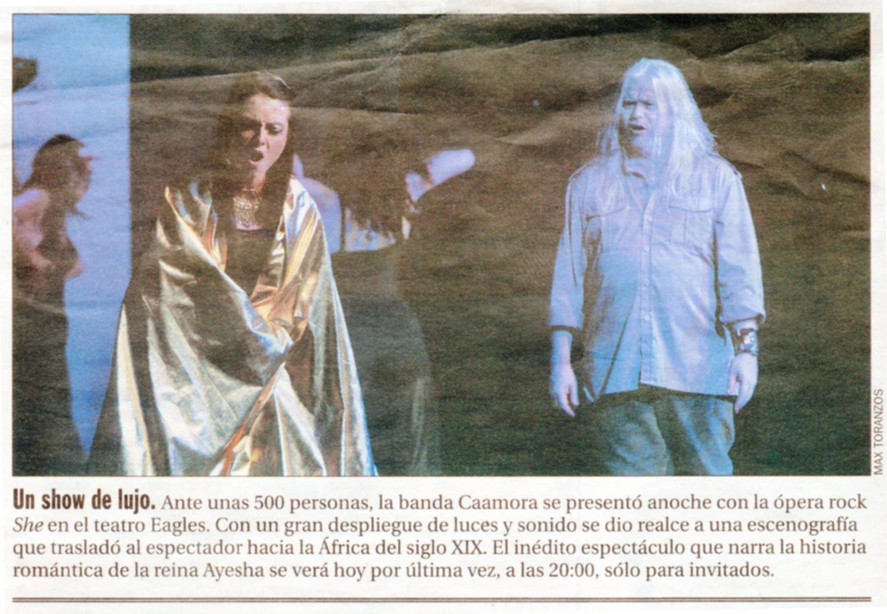 Recorte de prensa titulado Un show de lujo sobre el estreno de She en Santa Cruz
